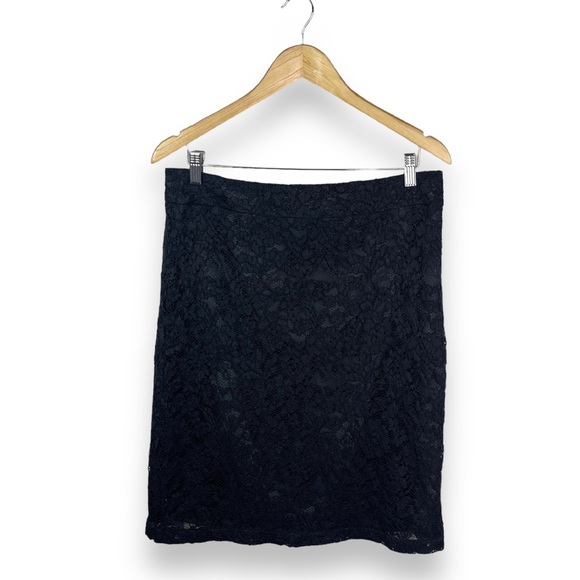 Covington Lace Pencil Skirt - Picture 6 of 10